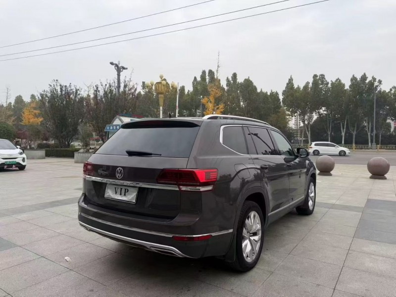 济宁17年大众途昂9