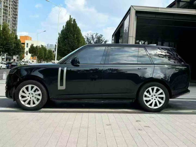 徐州24年路虎揽胜8