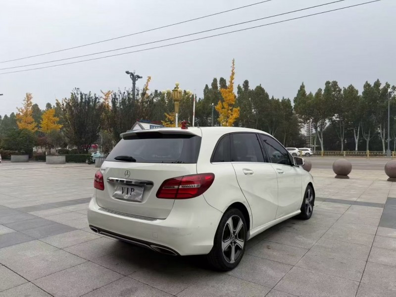 东营17年奔驰B9