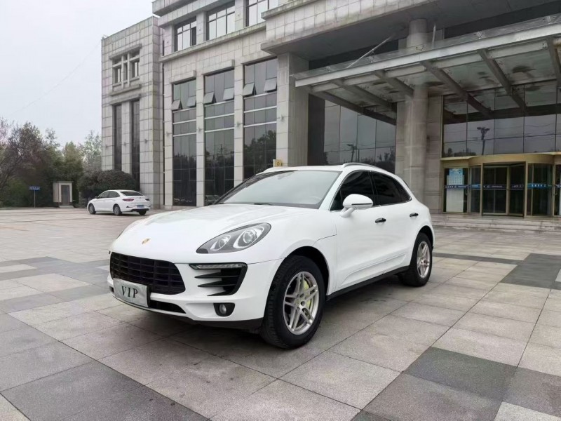 青岛17年保时捷Macan3
