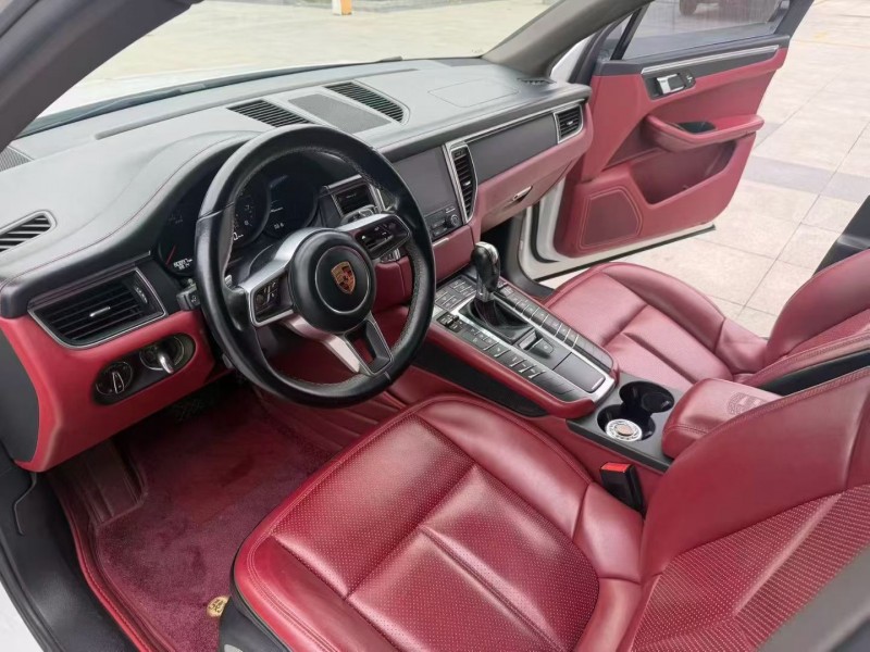 青岛17年保时捷Macan5