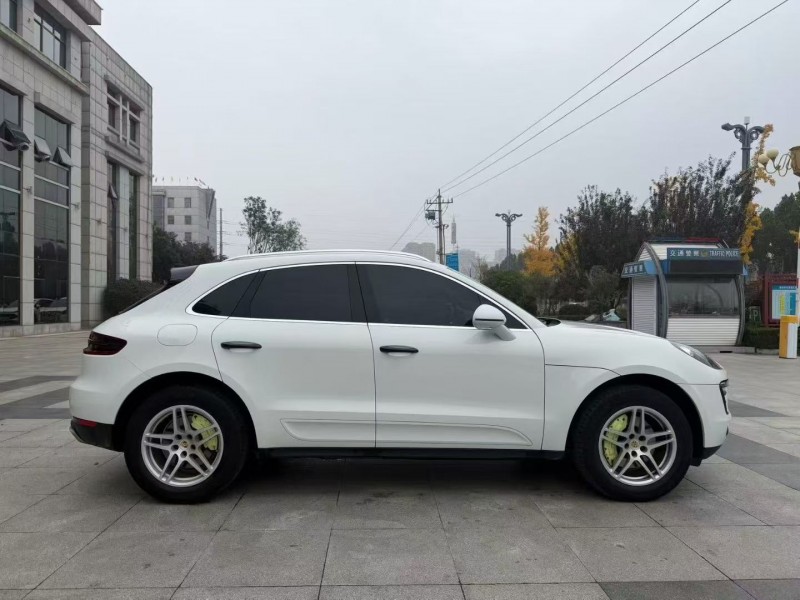 青岛17年保时捷Macan9