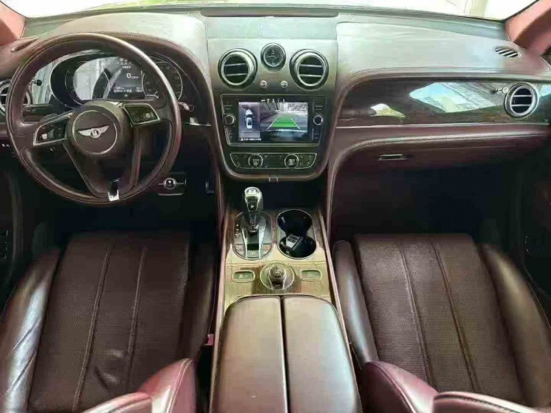 徐州19年宾利添越5