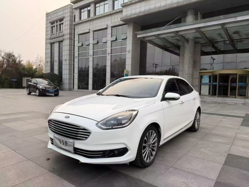 泰安20年福特福睿斯3