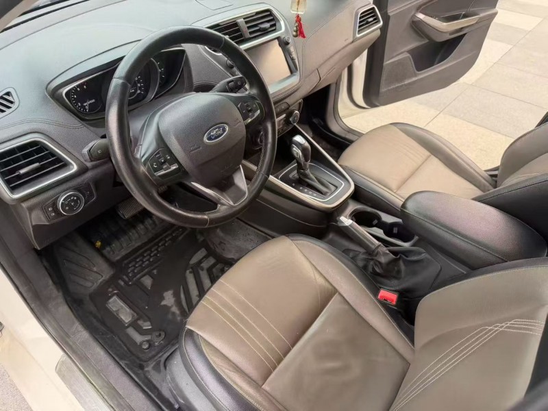 泰安20年福特福睿斯4