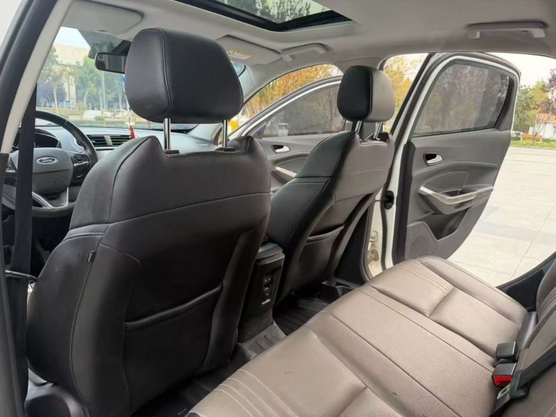 泰安20年福特福睿斯5