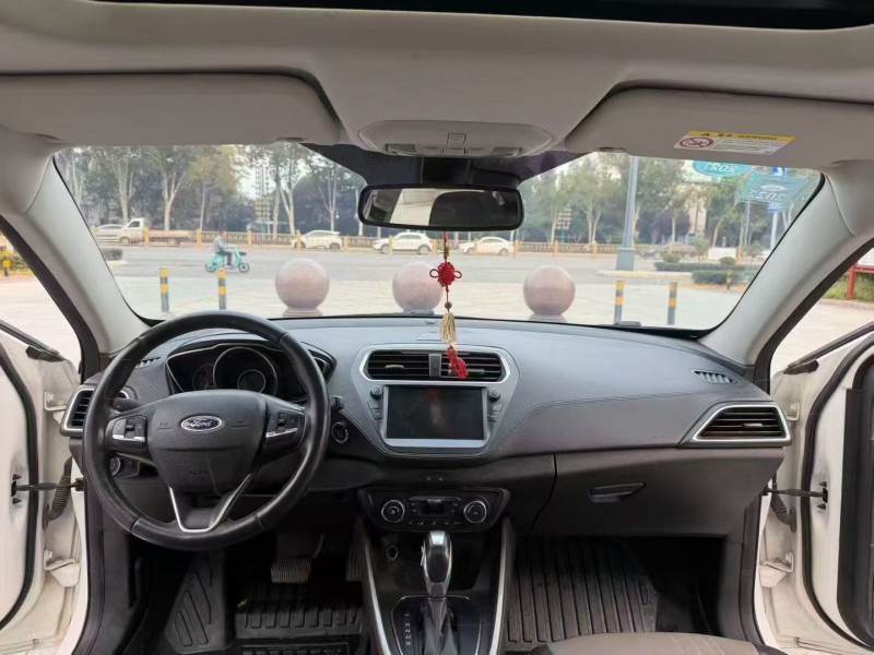 泰安20年福特福睿斯6