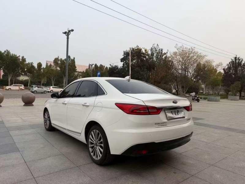 泰安20年福特福睿斯9