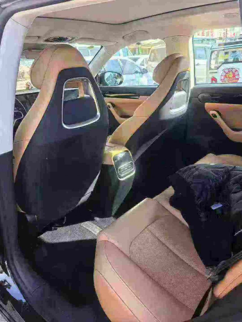 盐城25年零跑汽车C115