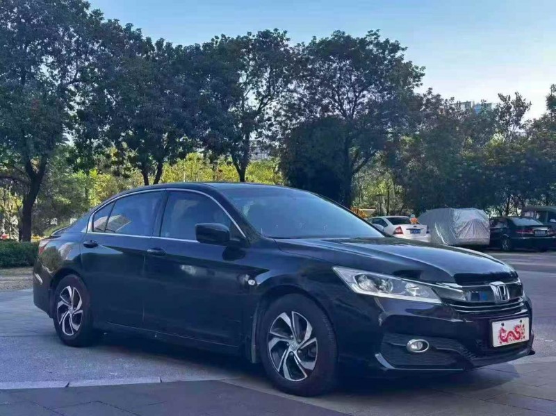 佛山17年本田雅阁3