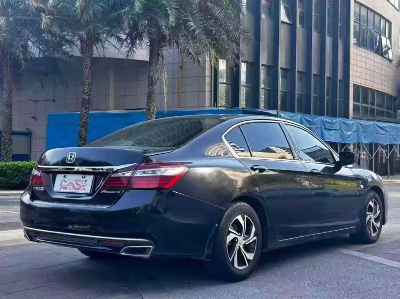 佛山17年本田雅阁4