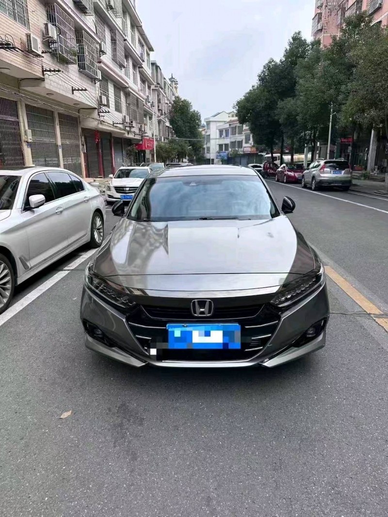 长沙22年本田雅阁1