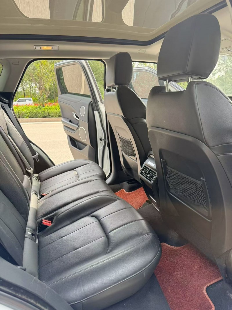 日照18年路虎极光5