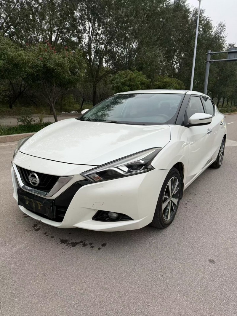 青岛20年日产蓝鸟3