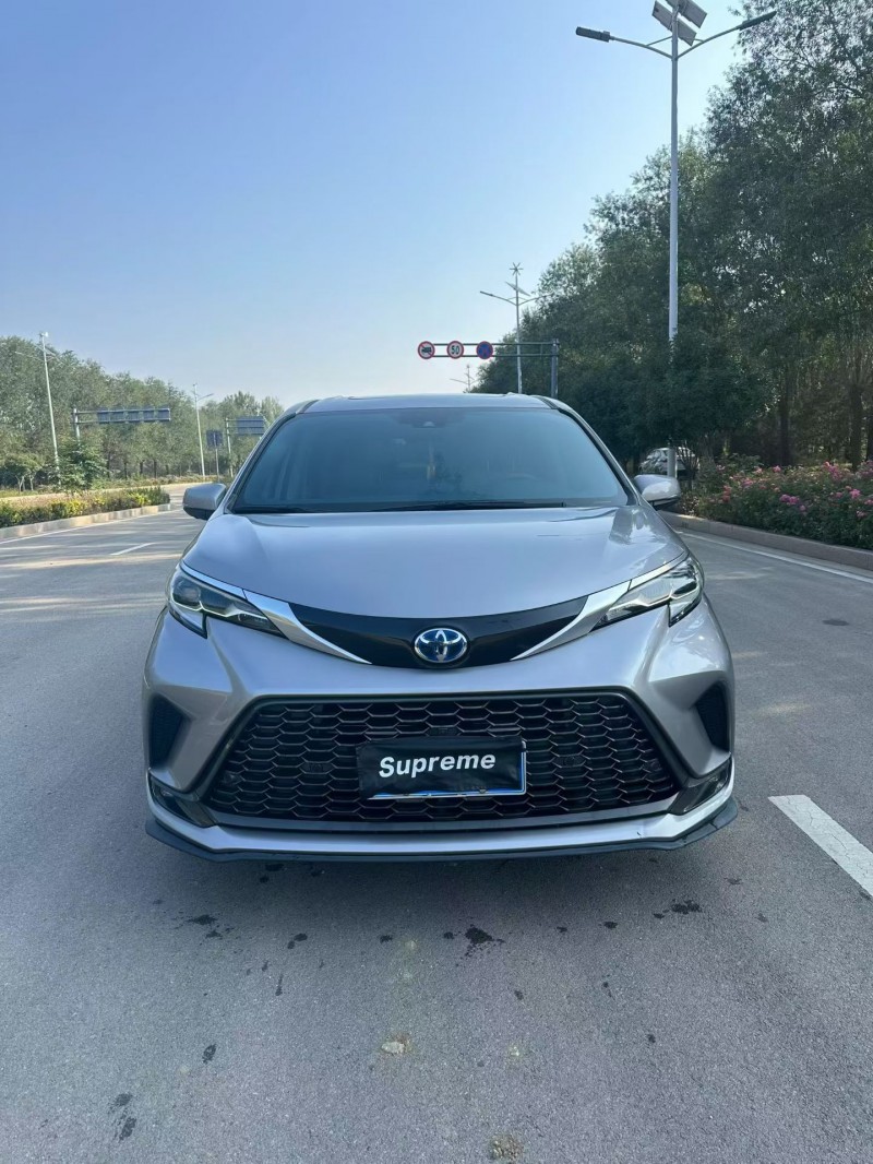 枣庄23年丰田格瑞维亚1