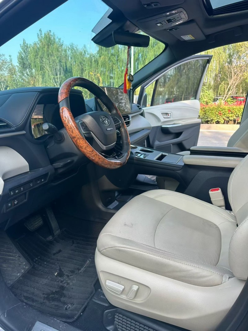 枣庄23年丰田格瑞维亚5