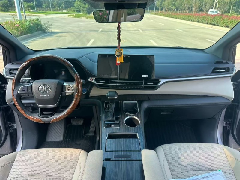 枣庄23年丰田格瑞维亚6