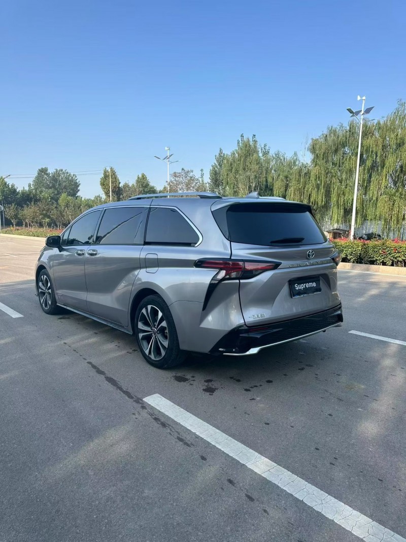 枣庄23年丰田格瑞维亚8