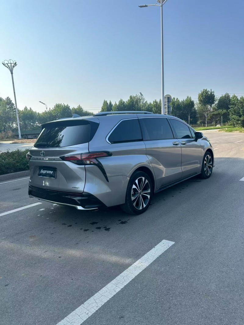 枣庄23年丰田格瑞维亚9