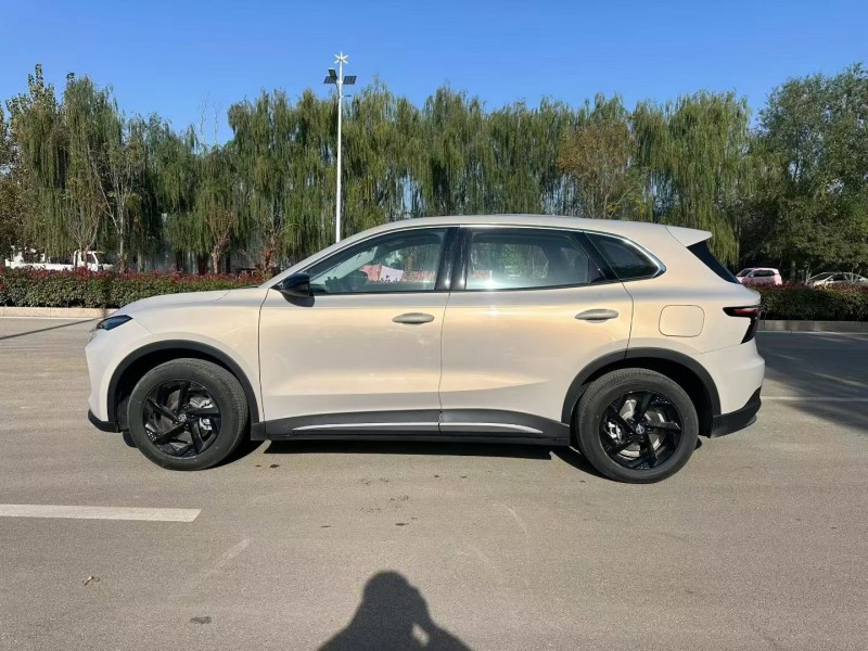 青岛25年名爵es56