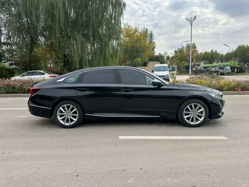 东营23年本田雅阁7