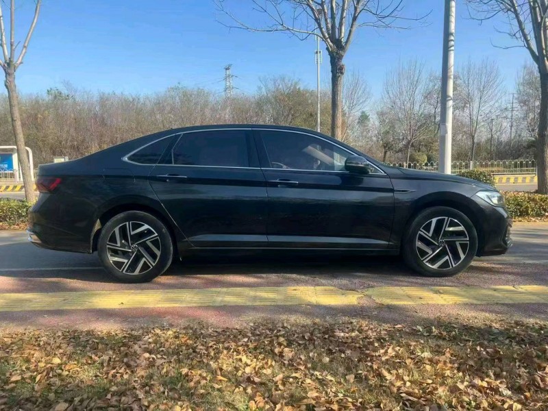 枣庄23年大众速腾4