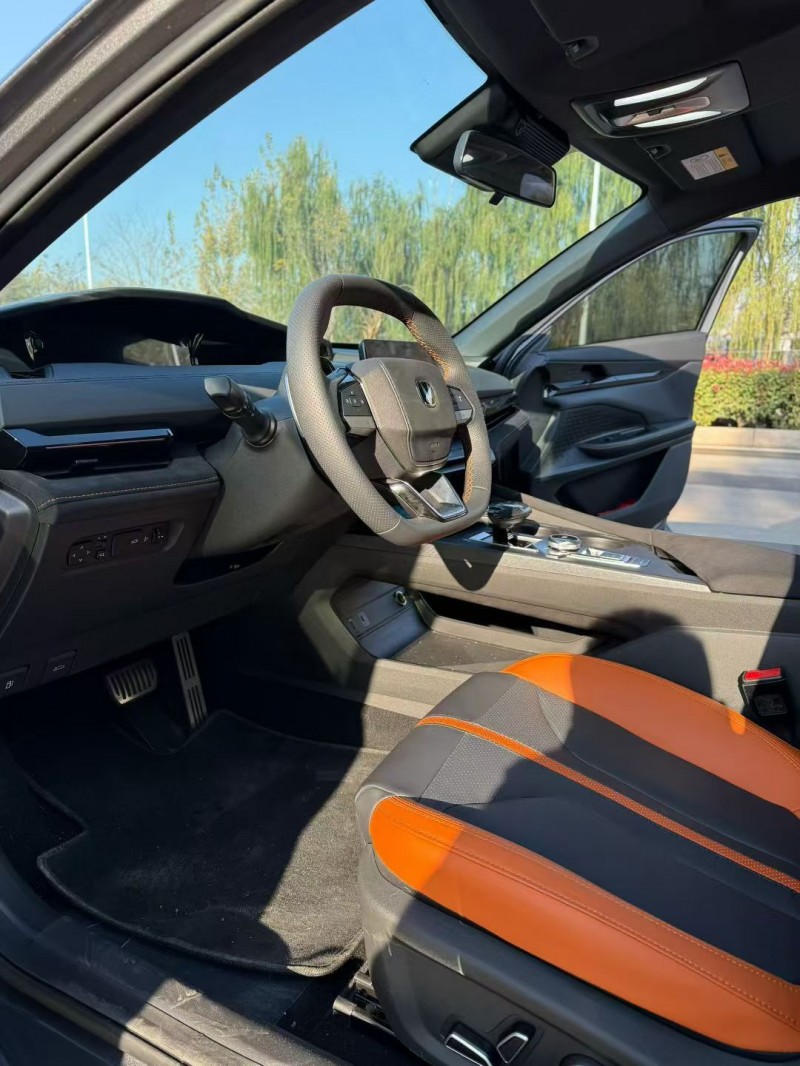 济南25年长安汽车UNI4