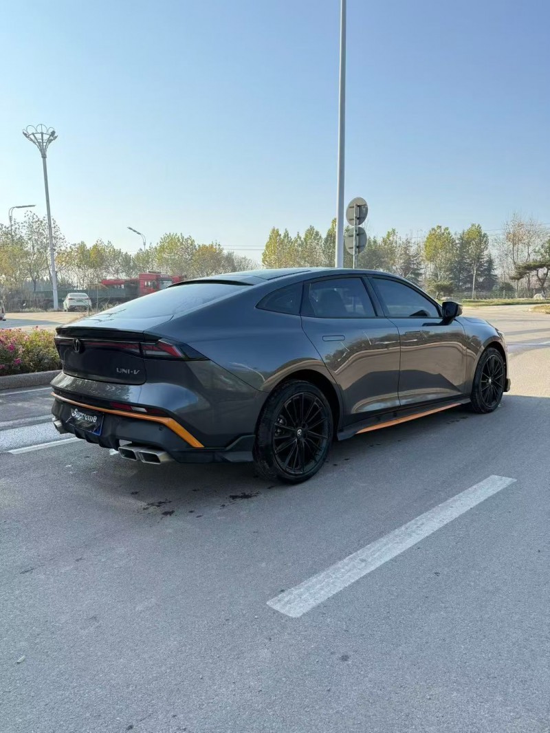 济南25年长安汽车UNI9