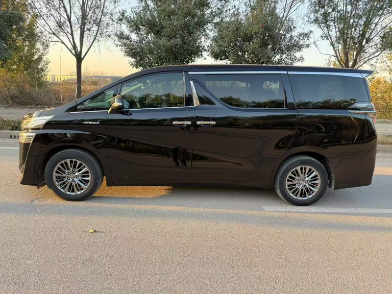 青岛20年丰田威尔法7