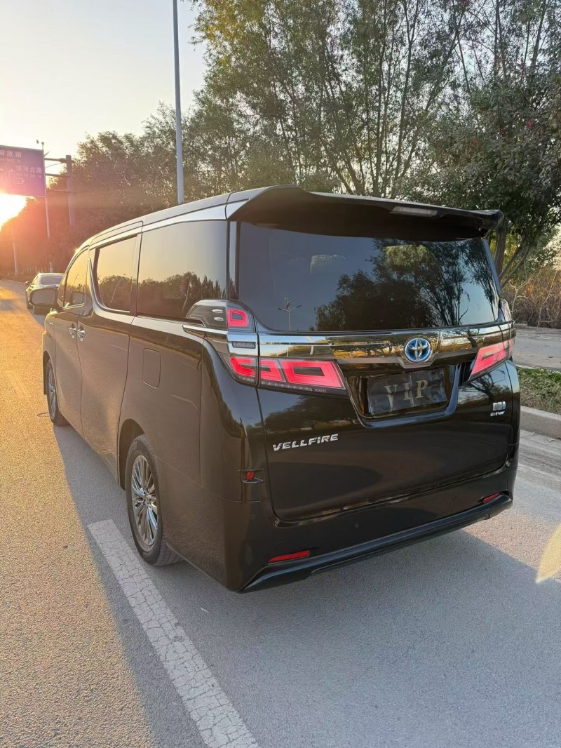 青岛20年丰田威尔法8