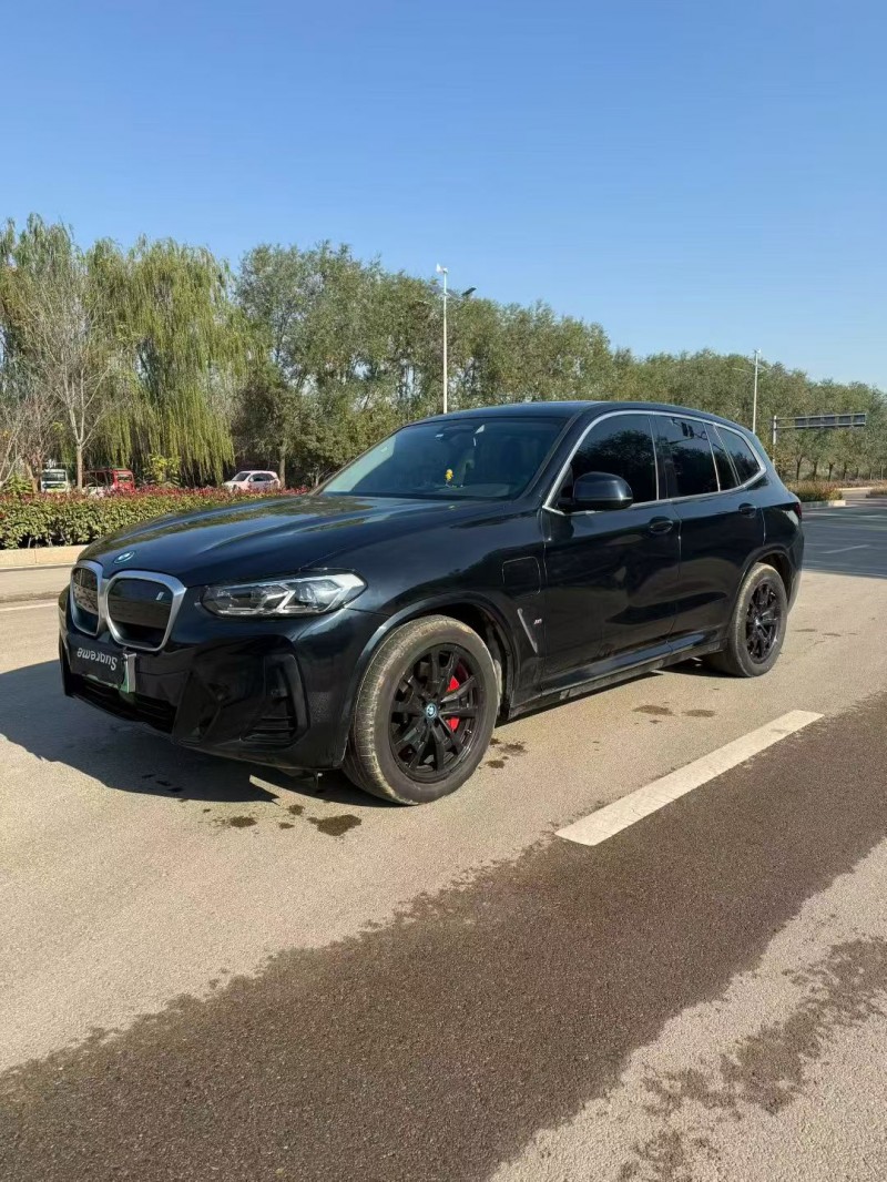 东营23年宝马IX32