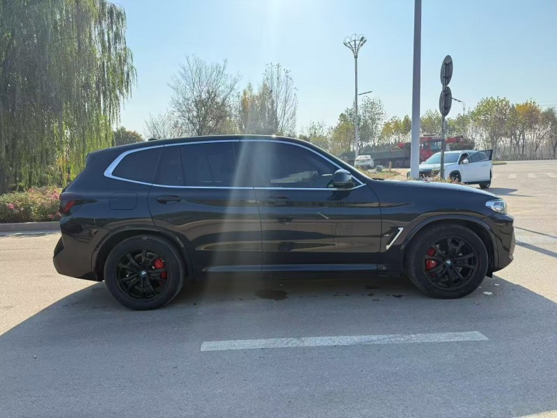 东营23年宝马IX38