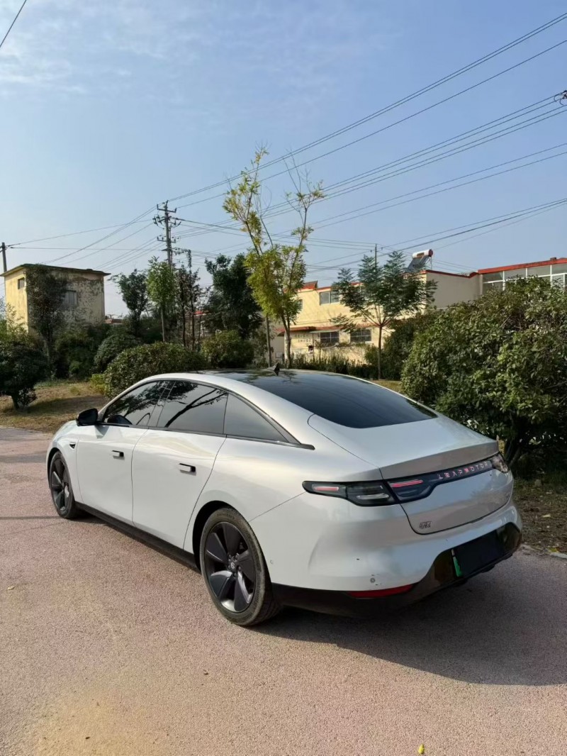 枣庄23年零跑汽车C017