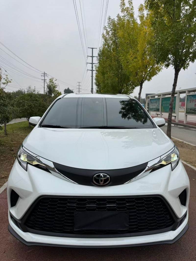 泰安25年丰田格瑞维亚1