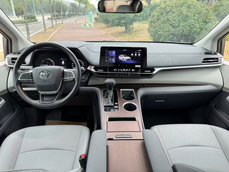 泰安25年丰田格瑞维亚4