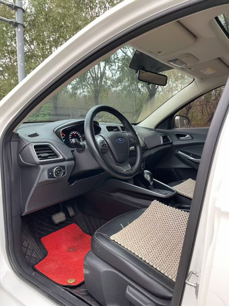 东营16年福特福睿斯6