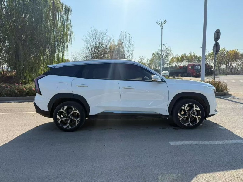 青岛24年吉利博越8