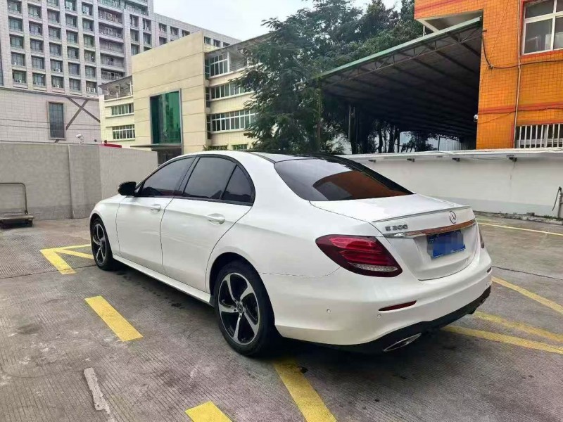 三明18年奔驰E5