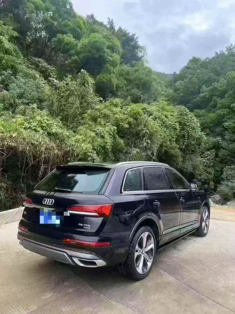 厦门21年奥迪Q78