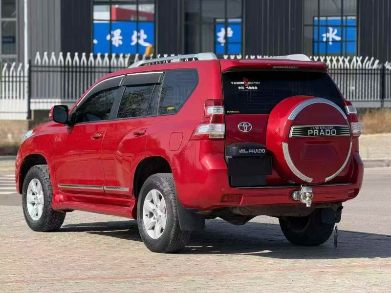 汉中17年丰田普拉多8