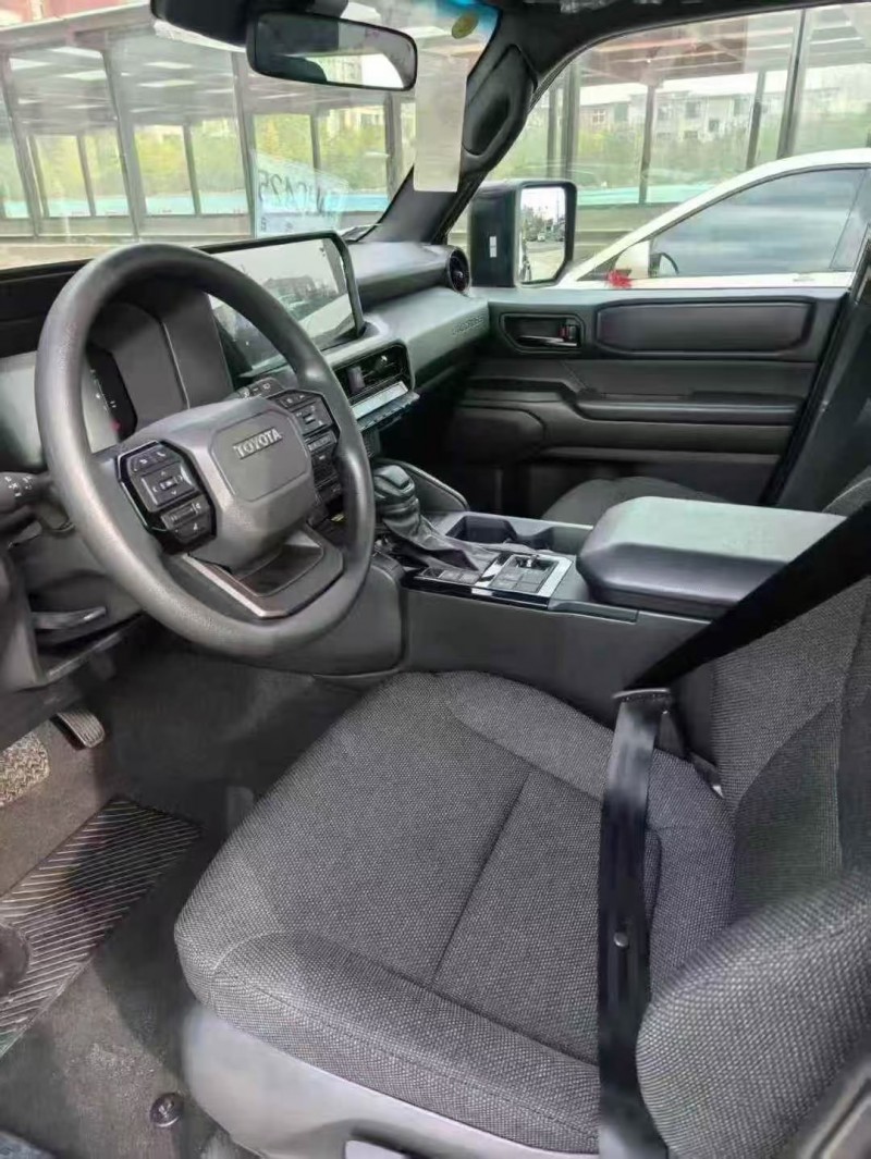 安阳25年丰田普拉多5