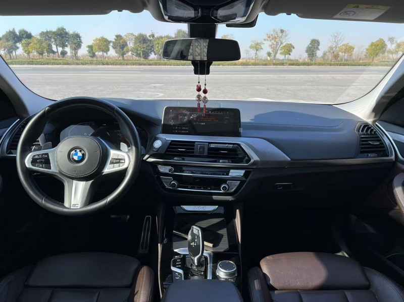 盐城21年宝马X47