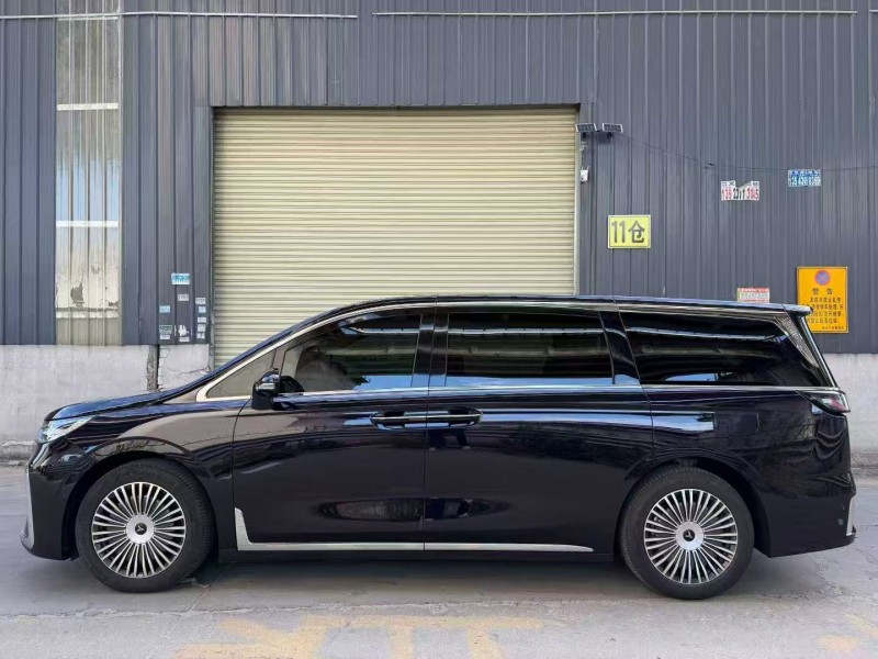 广州25年岚图汽车梦想家3