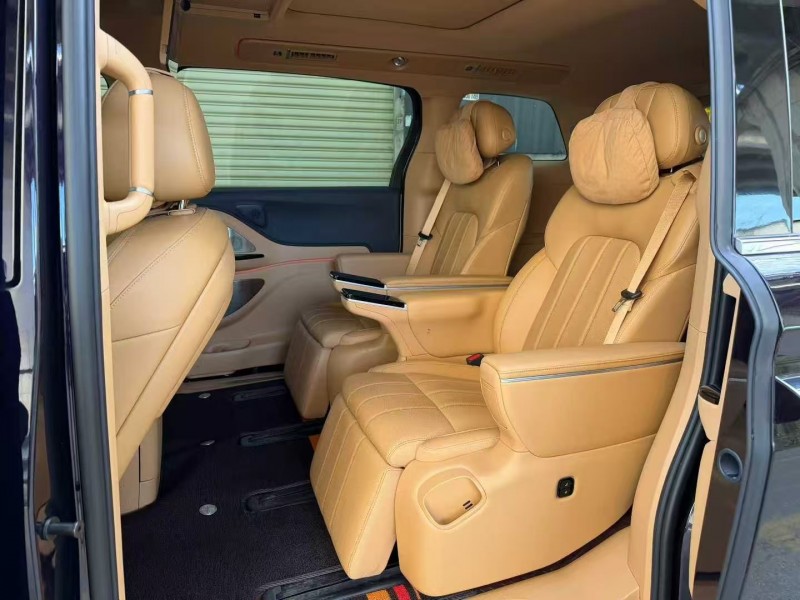 广州25年岚图汽车梦想家4