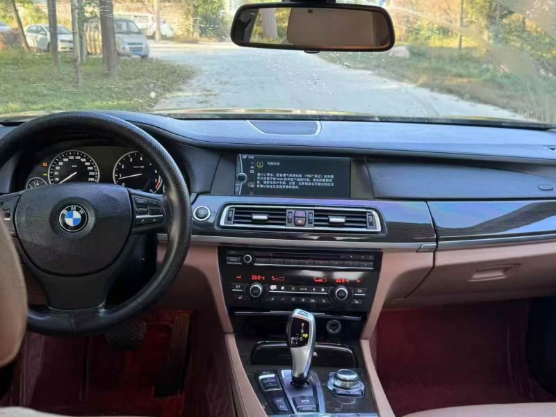 郑州12年宝马7系9