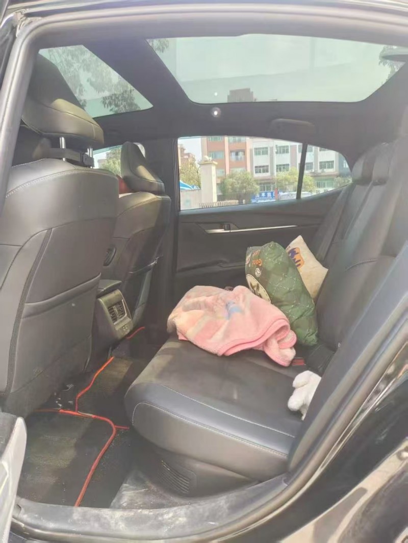 广州24年丰田凯美瑞4