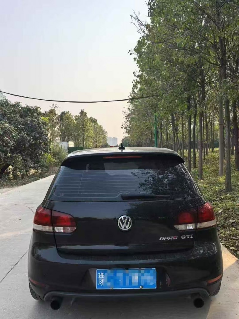 郑州13年大众高尔夫8