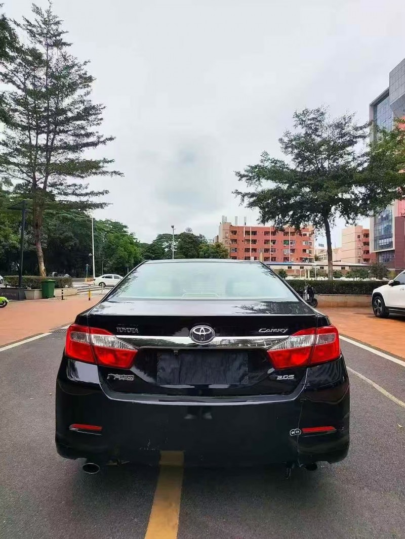 广州12年丰田凯美瑞9