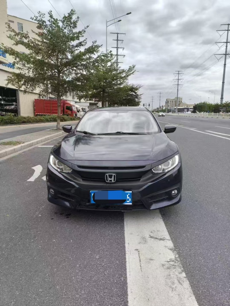 南宁17年本田思域1