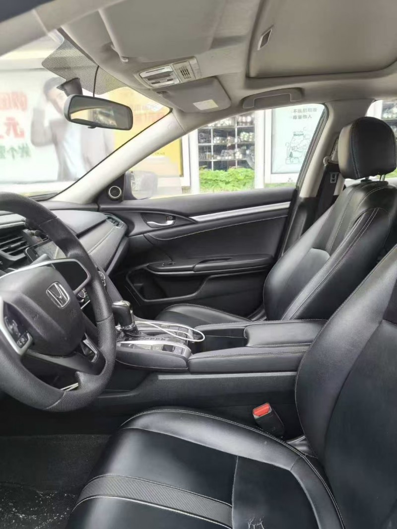 南宁17年本田思域7